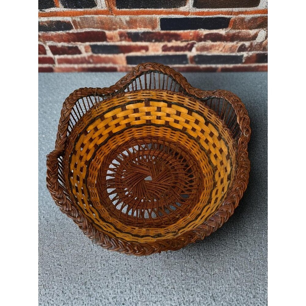 Handwoven Wicker Basket With Braided Scalloped Rim - Multicolor - Picture 7 of 9